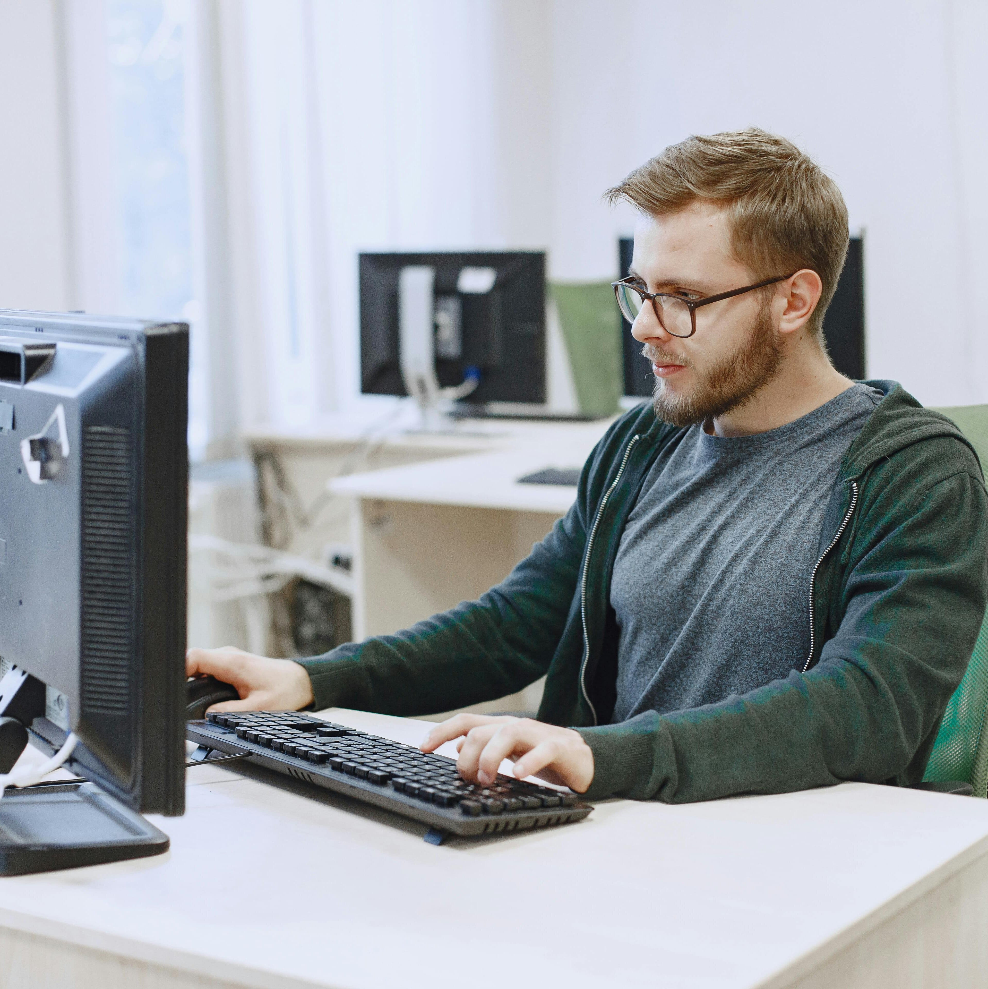 Man using a computer