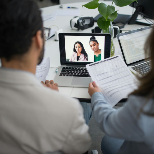 panel interview / group interview